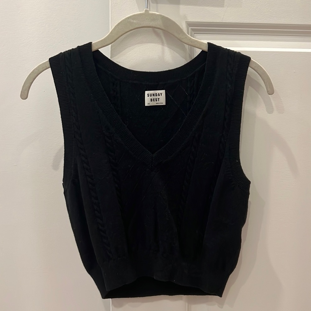 Cropped black sweater short sleeve